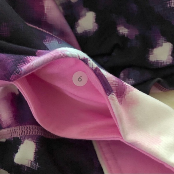 Lululemon Wunder Under Crop III
Blooming Pixie - Picture 3 of 8